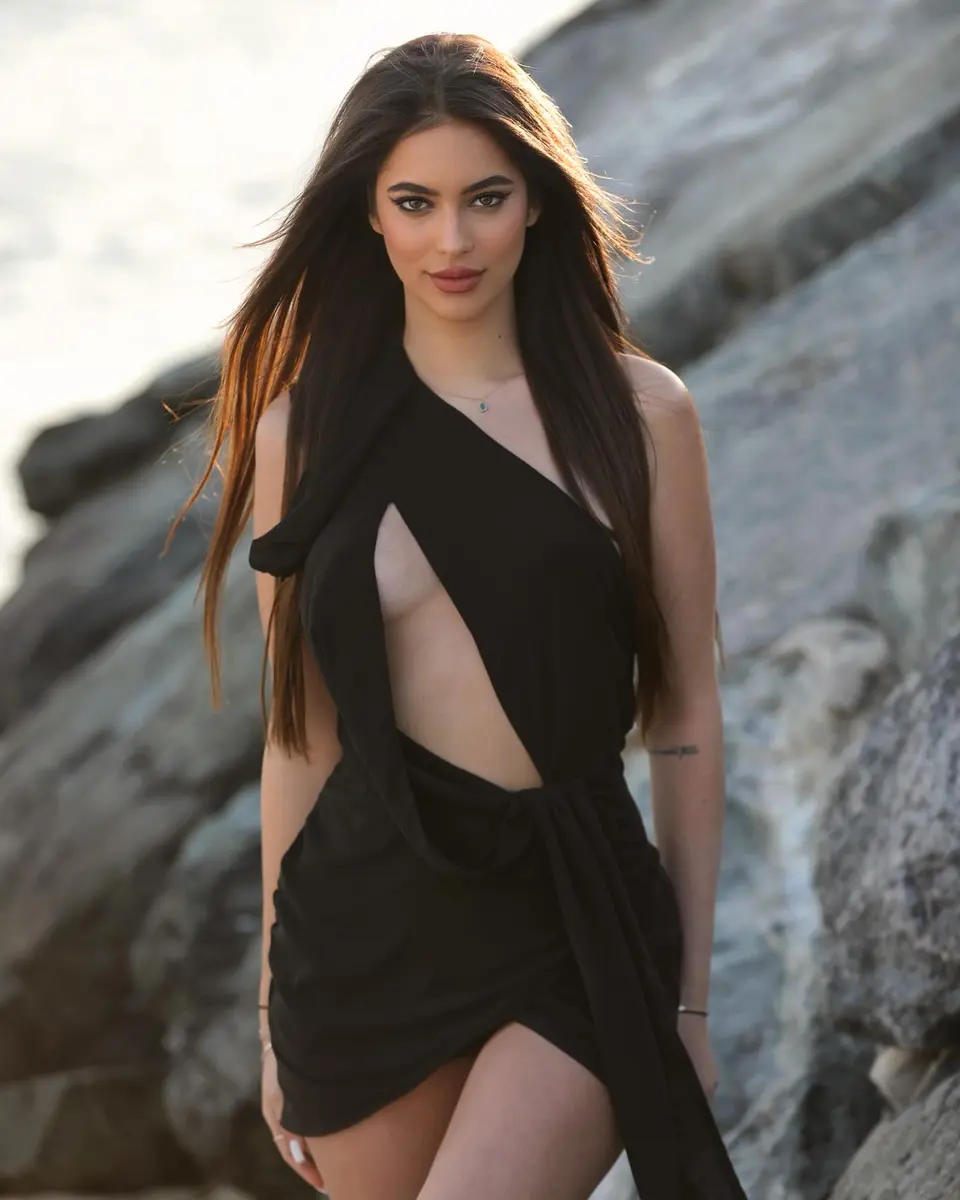 Адриенна escort in Алматы