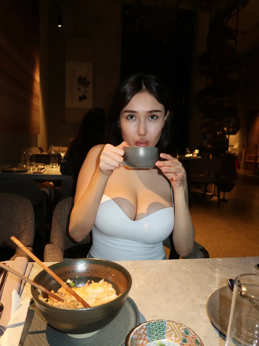 Акнур escort in Алматы