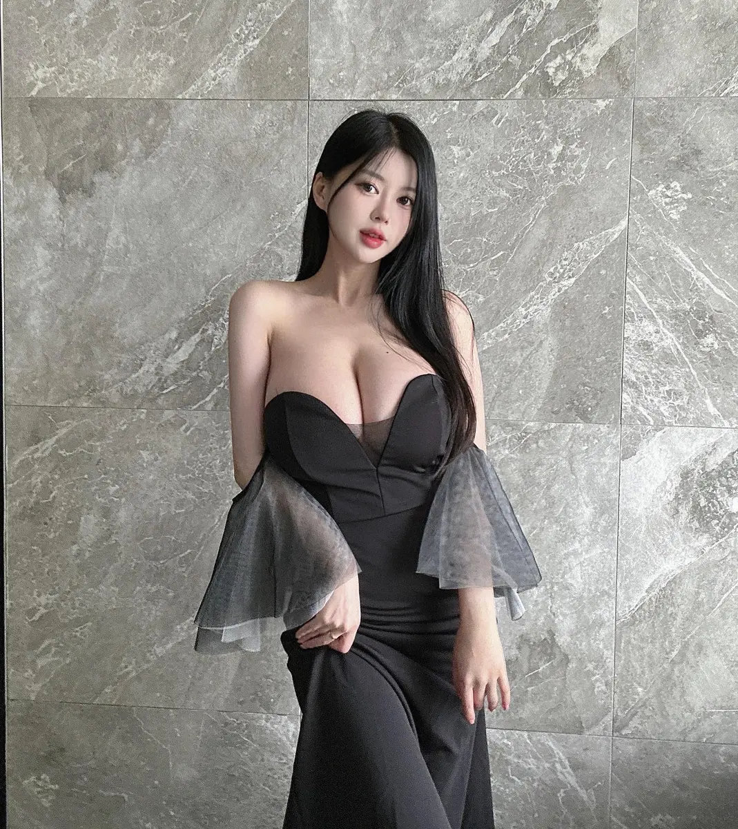 Анзу escort in Алматы