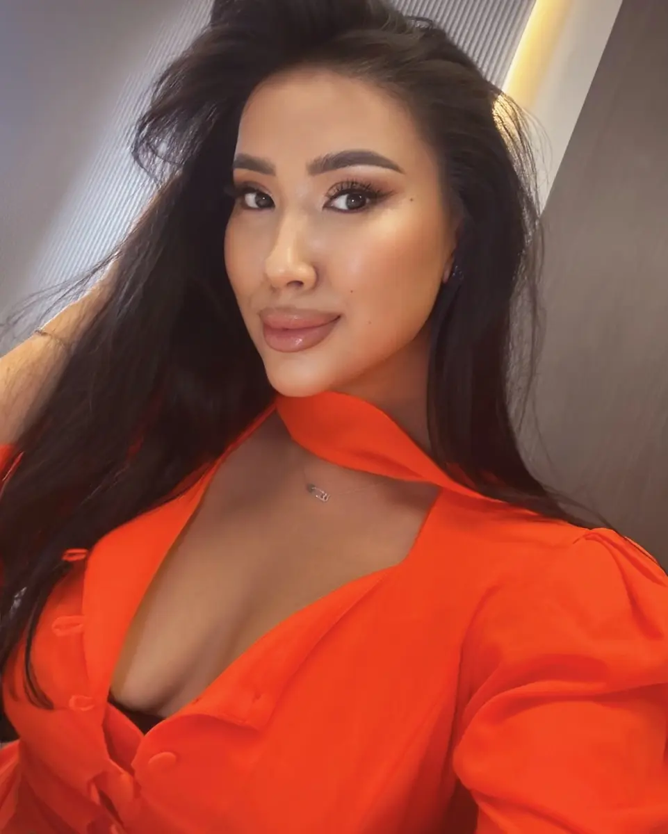 Индира escort in Алматы