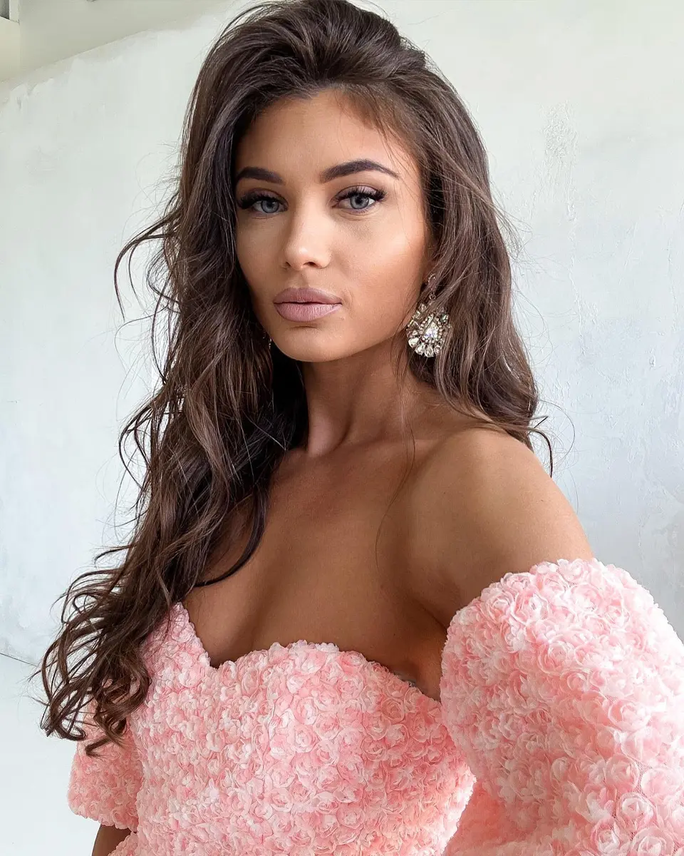Лада escort in Алматы
