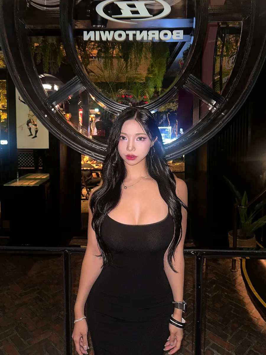 Ли На escort in Алматы