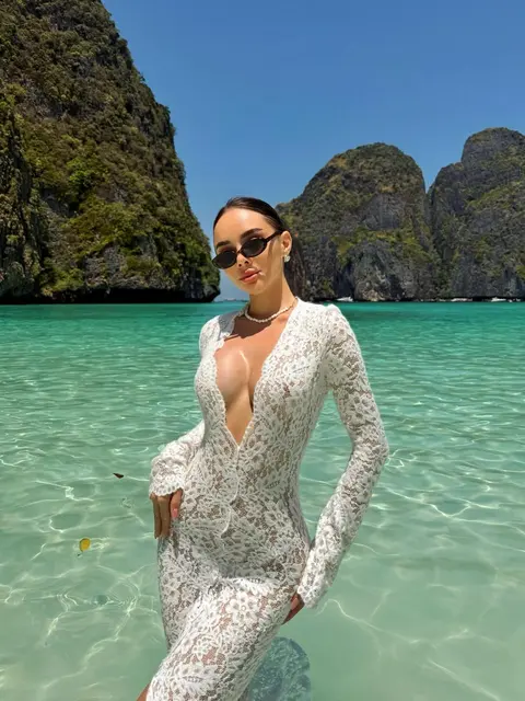 Люси escort in Алматы