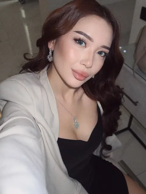 Назым escort in Алматы