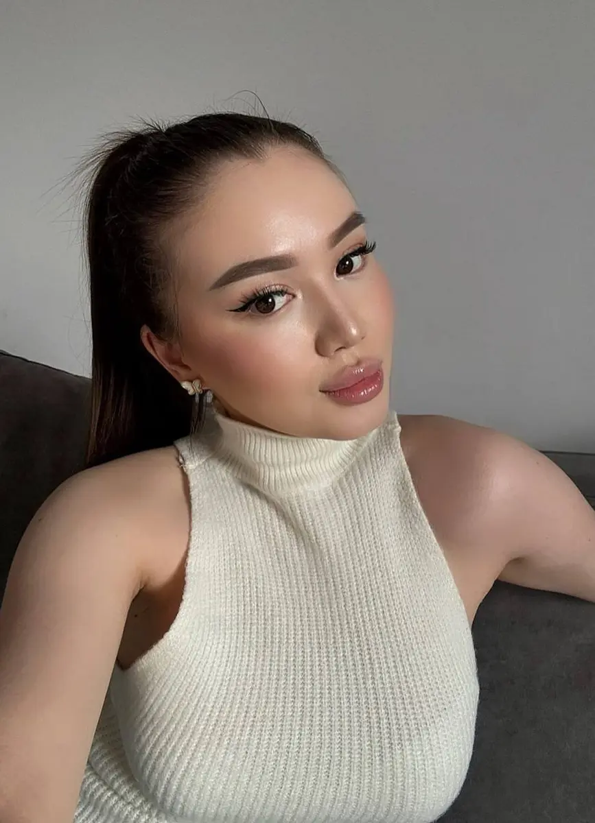 Рига escort in Алматы