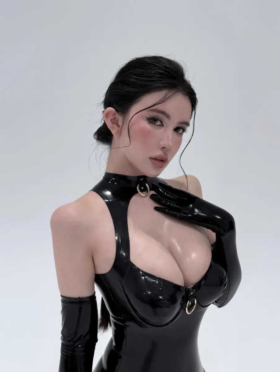 Сари escort in Алматы