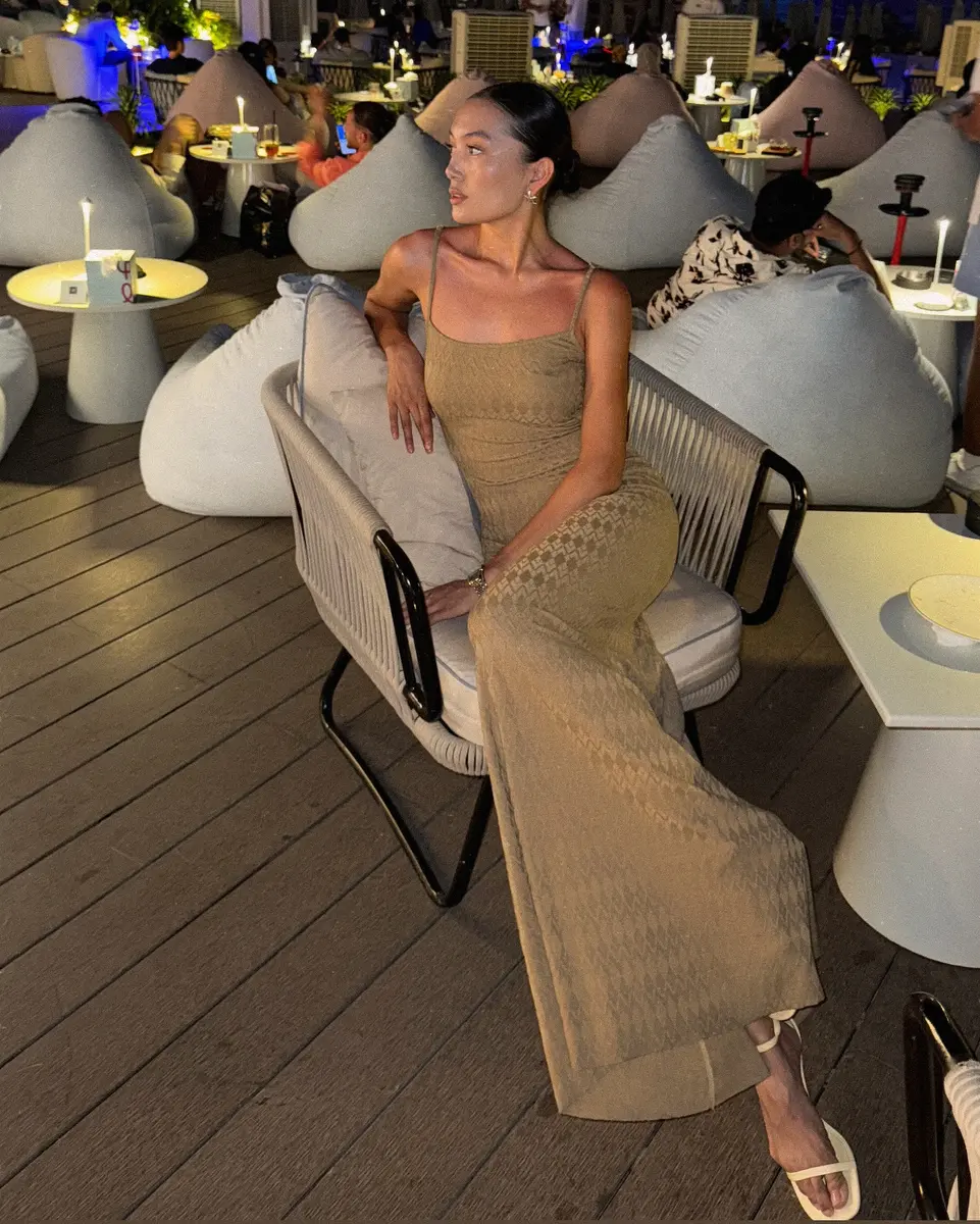 Толкын escort in Алматы