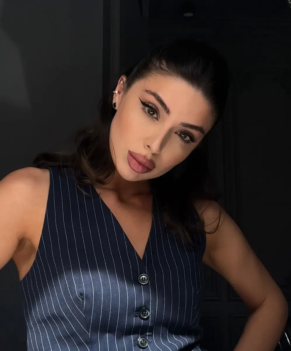 Вера escort in Алматы